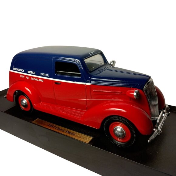 Cleveland Police Department 1937 Chevy Panel Die Cast Car Emergency Patrol CPD - Picture 12 of 14